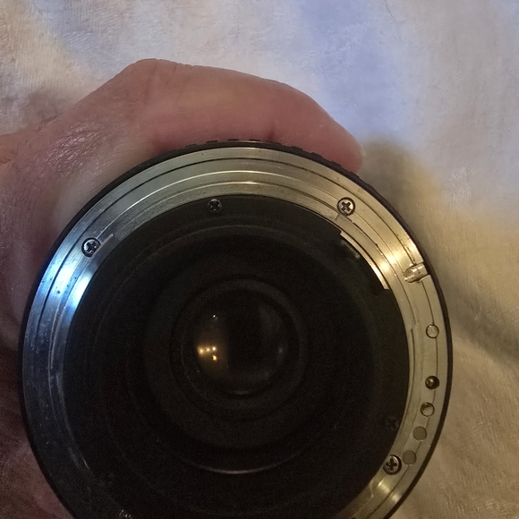 Versatile Black Camera Lens for Photography - Picture 4 of 6